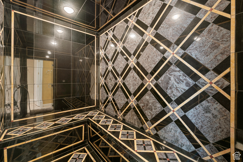 5678 E TWIN CREEK RD Salt Lake City, UT 84108