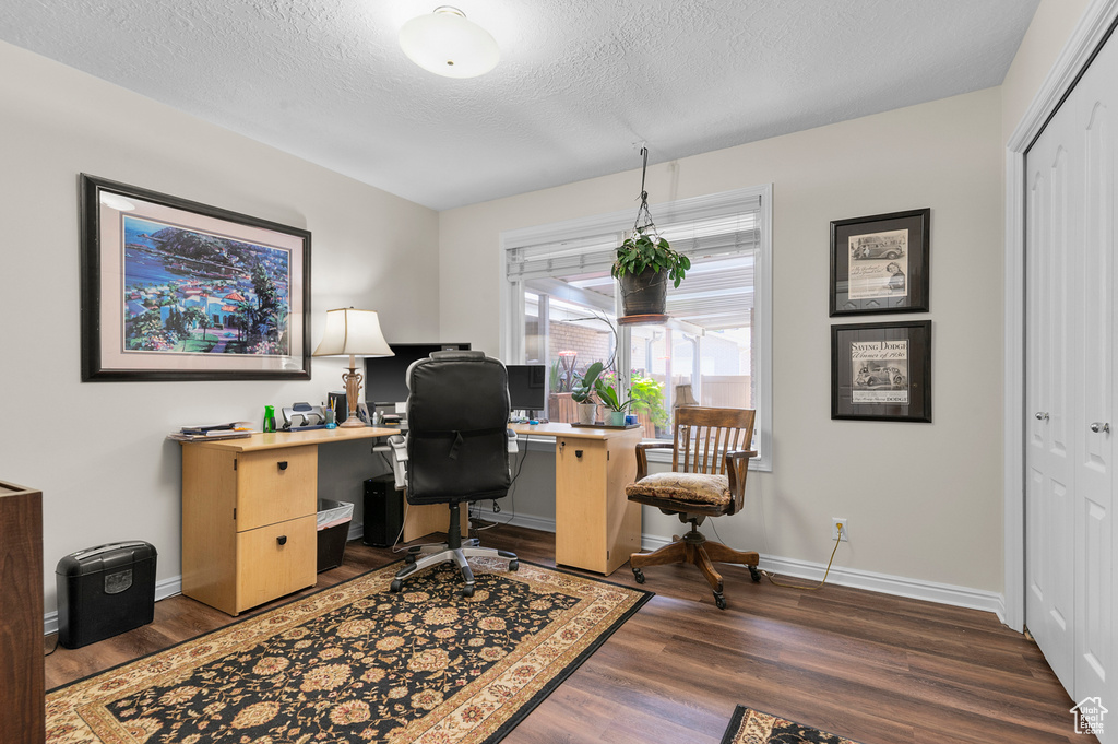 1556 W CORNERSTONE DR South Jordan, UT 84095