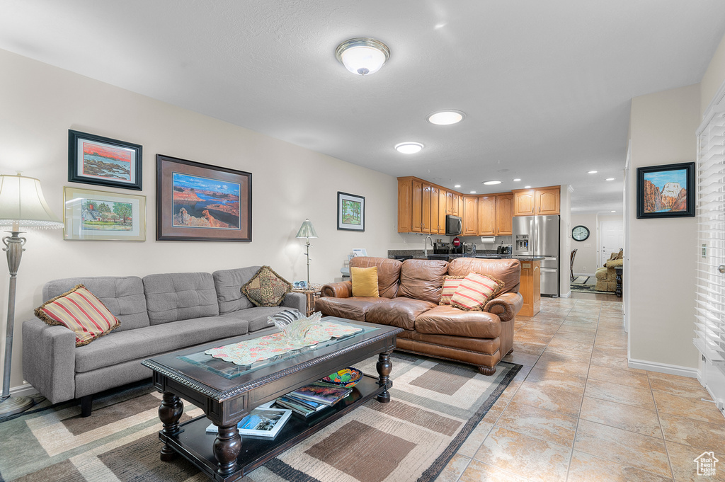 1556 W CORNERSTONE DR South Jordan, UT 84095