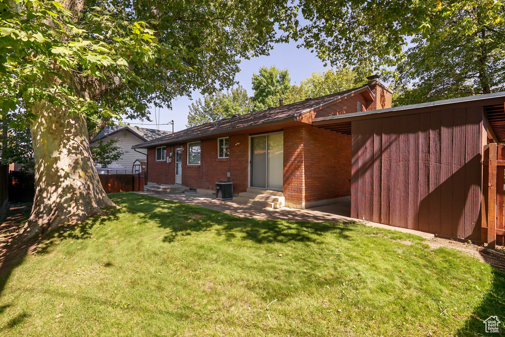 Photo 24 for MLS #2112402 at 3715 Van Buren Ave