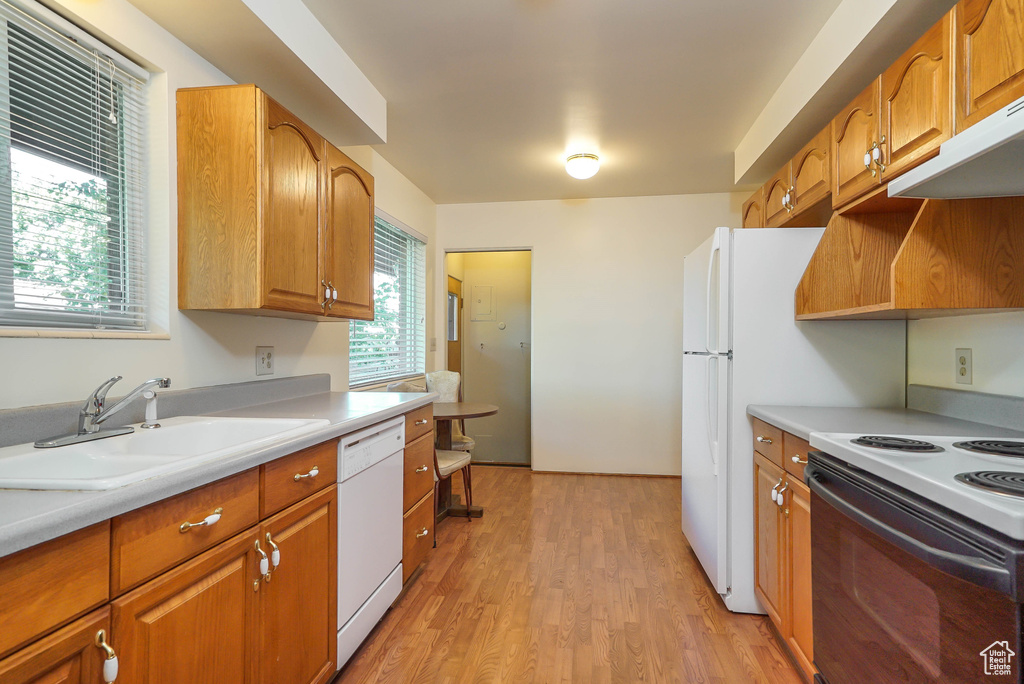 Photo 10 for MLS #2112402 at 3715 Van Buren Ave