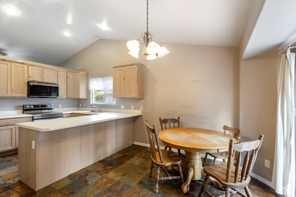 Photo 8 for MLS #2112421 at 1768 E Dove Way