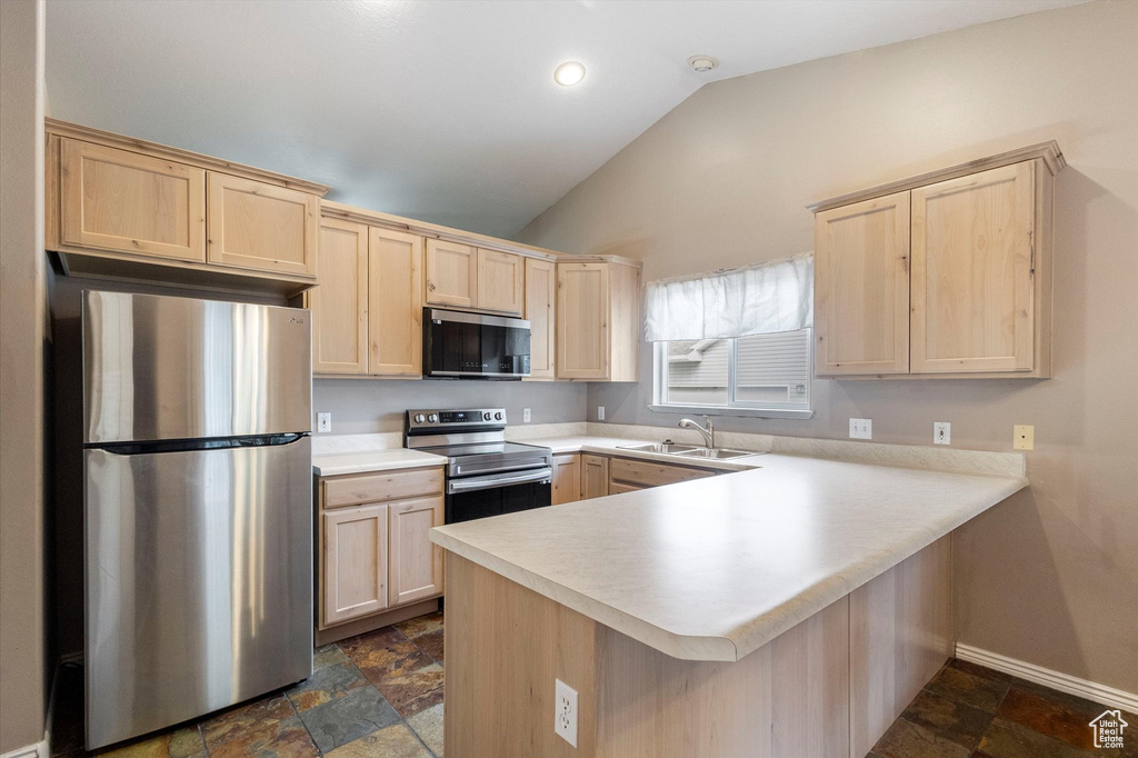 Photo 4 for MLS #2112421 at 1768 E Dove Way