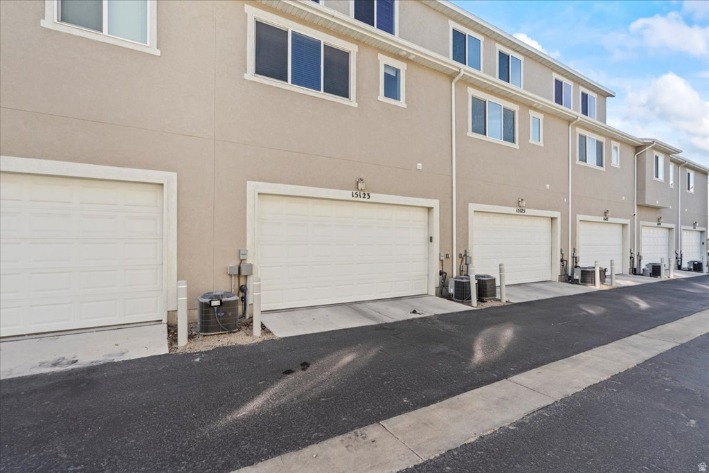 15123 S REINS WAY Bluffdale, UT 84065