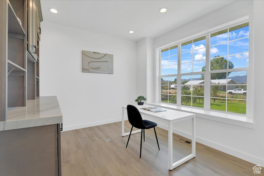 Photo 6 for MLS #2112475 at 198 N 600 East