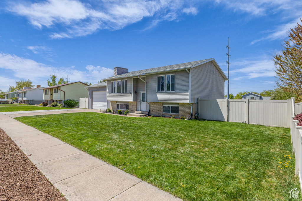 Photo 3 for MLS #2112482 at 1282 S 875 West