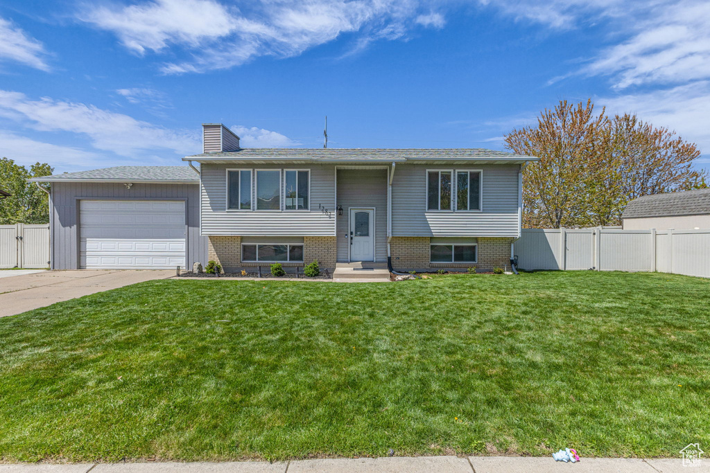 Photo 2 for MLS #2112482 at 1282 S 875 West