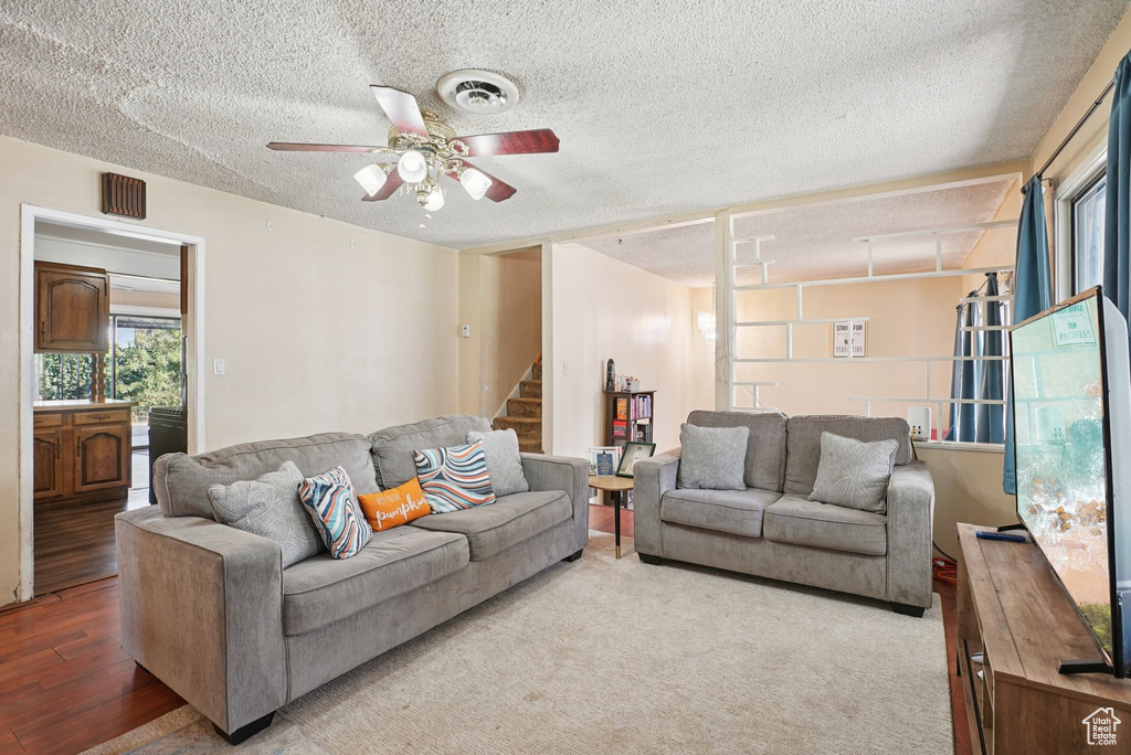 Photo 5 for MLS #2112483 at 124 N 1st St