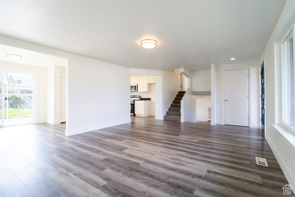 Photo 3 for MLS #2112484 at 177 S 200 East