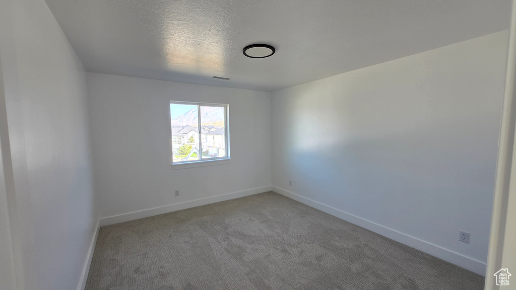 2508 W 3000 N Farr West, UT 84404
