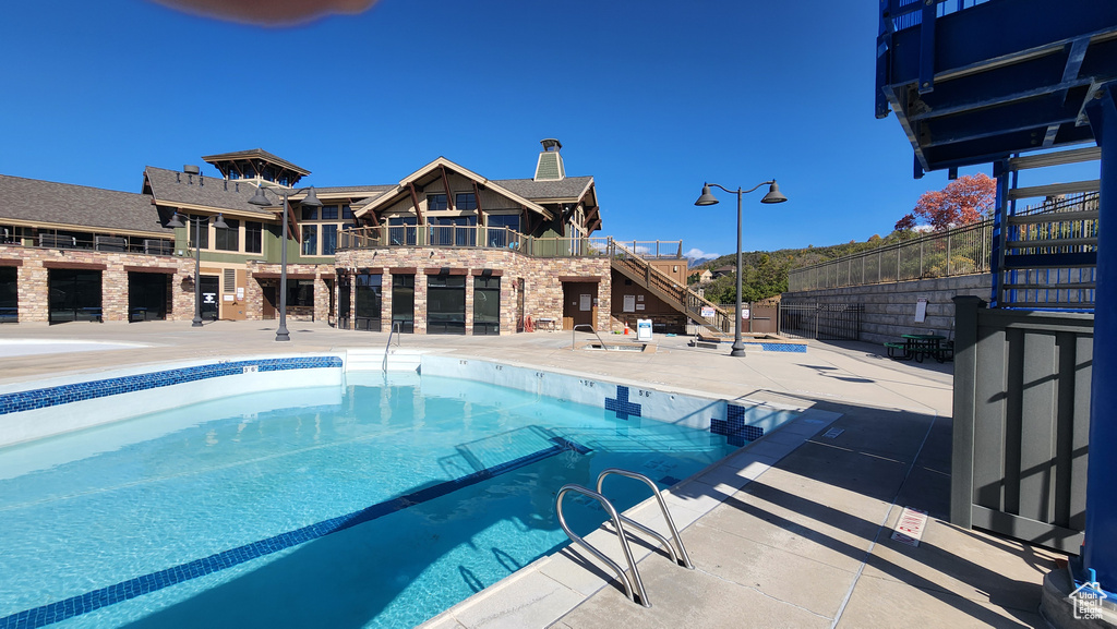 15057 S WINGED BLUFF LN Draper (UT Cnty), UT 84020