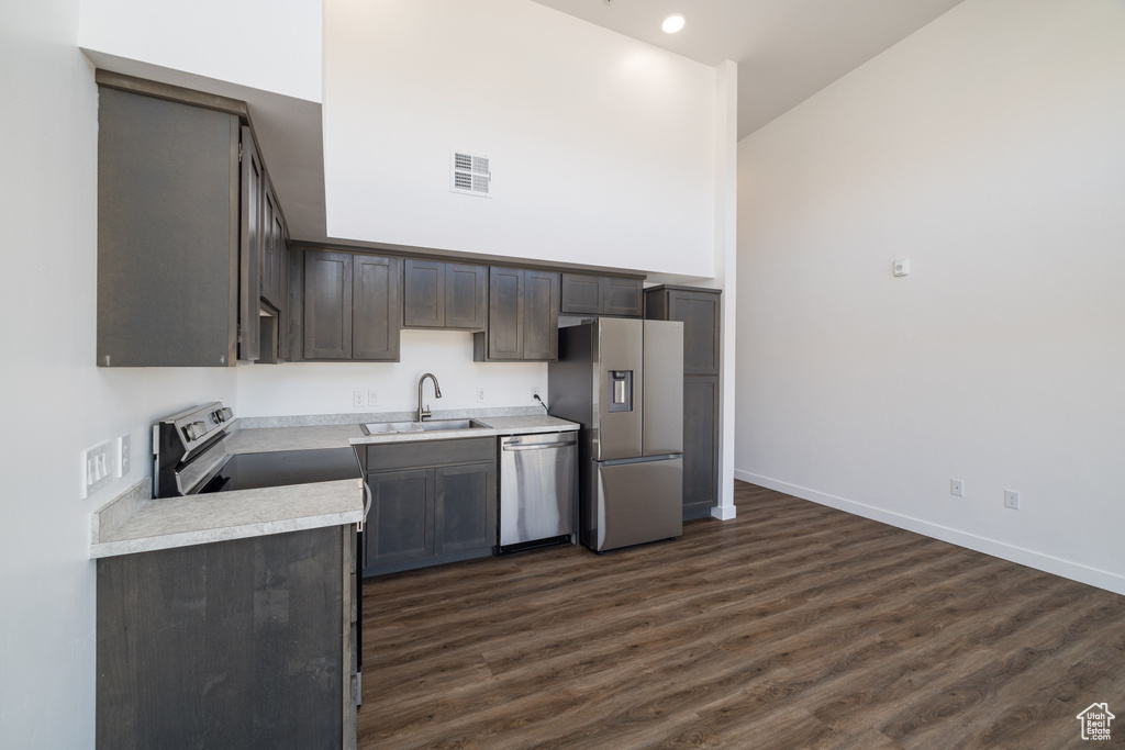 443 KANE CREEK BLVD #B211 Moab, UT 84532
