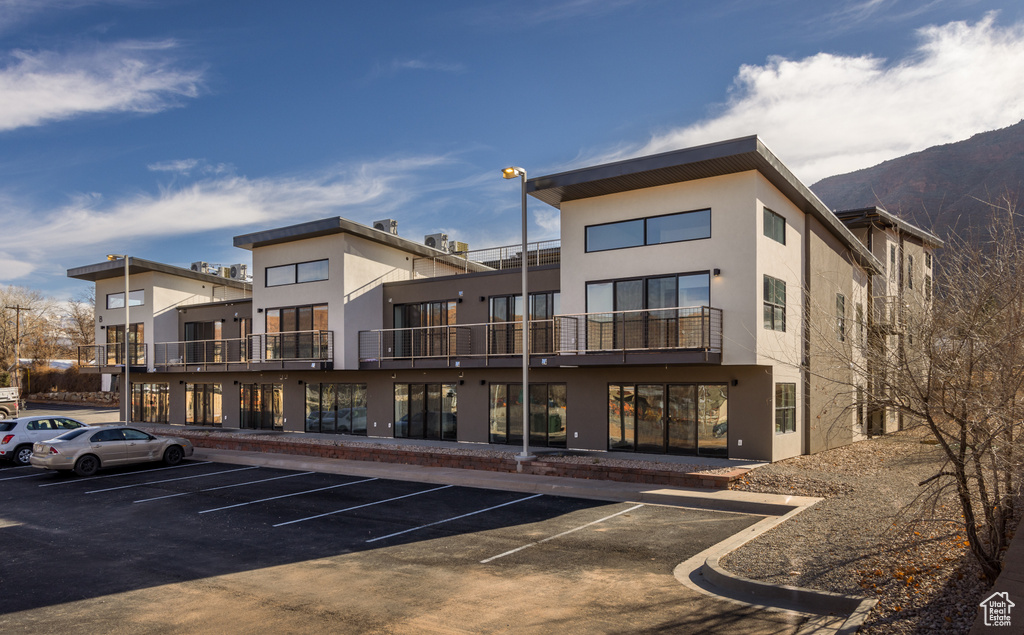 443 KANE CREEK BLVD #B211 Moab, UT 84532