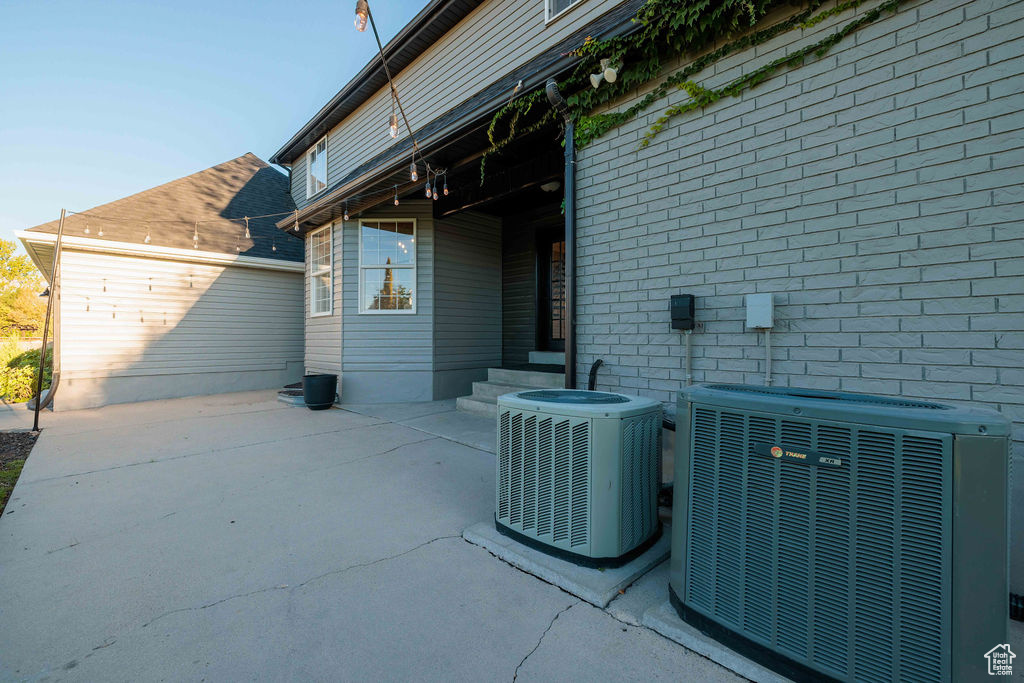 9389 S CAMEO PARK CIR South Jordan, UT 84095