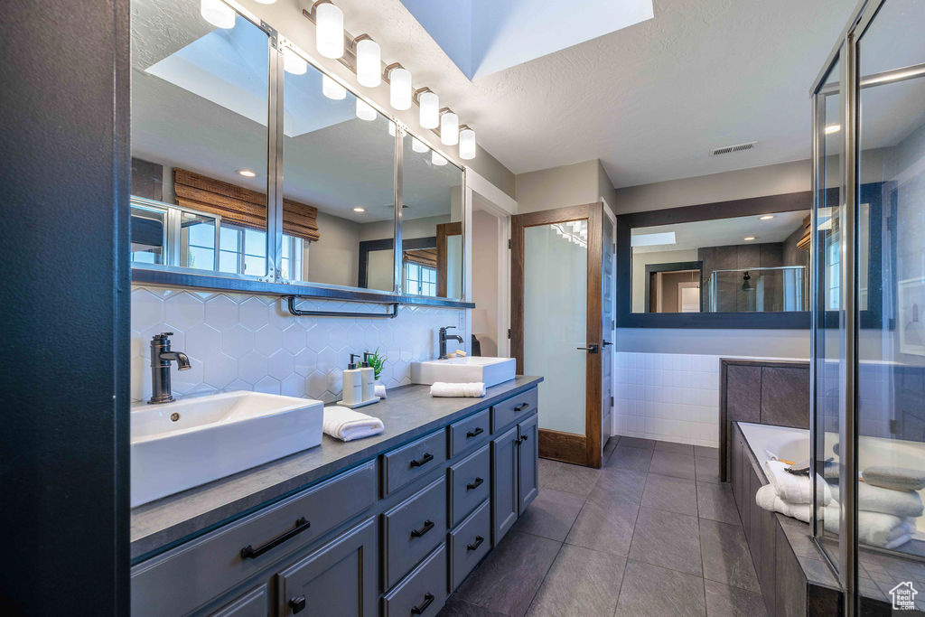 9389 S CAMEO PARK CIR South Jordan, UT 84095