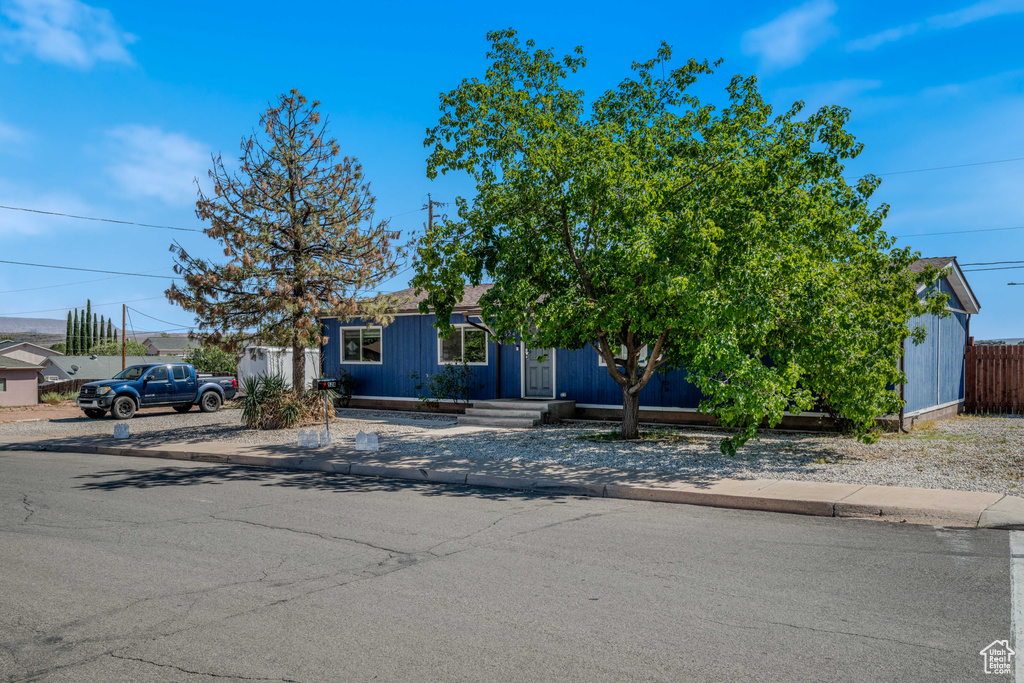 Photo 3 for MLS #2112539 at 524 E Bulloch St
