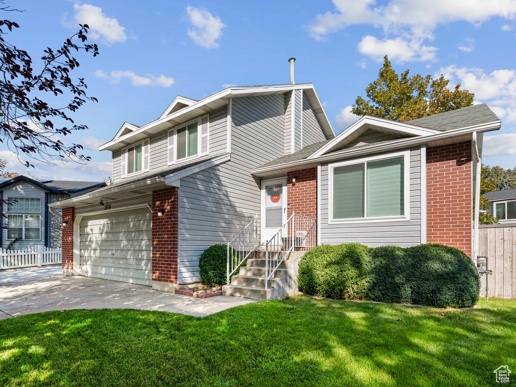 Photo 2 for MLS #2112542 at 3978 W Marlis Cir