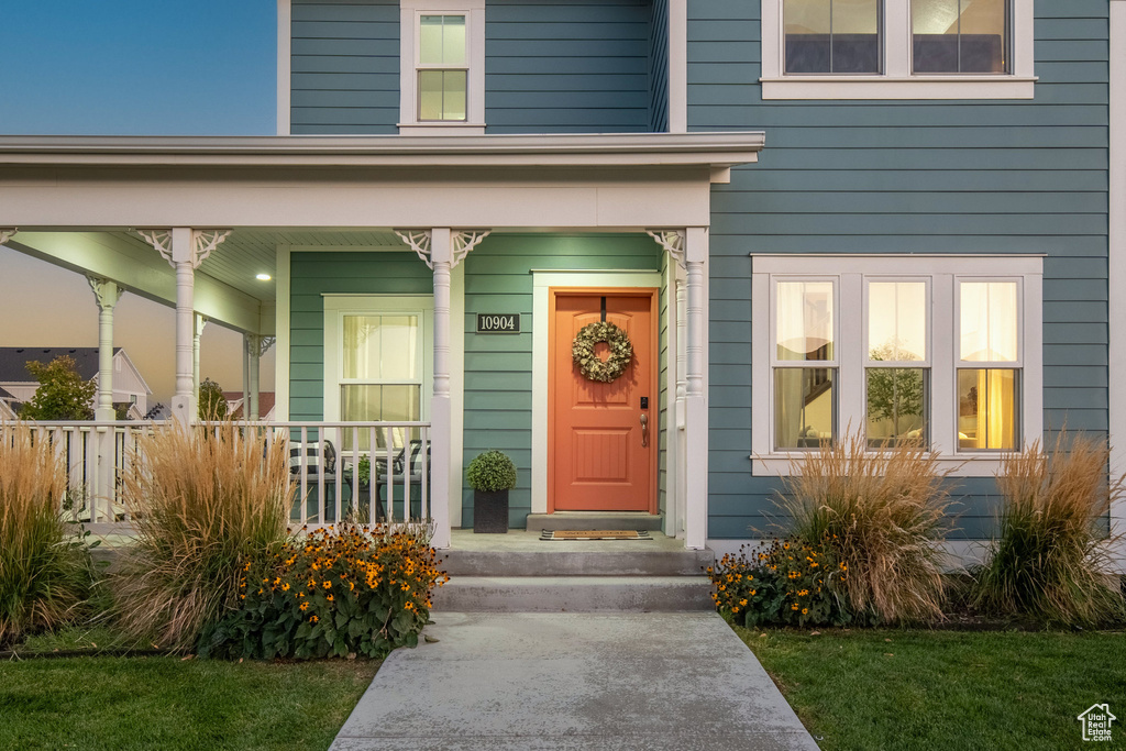 10904 S GRESHAM DR South Jordan, UT 84009