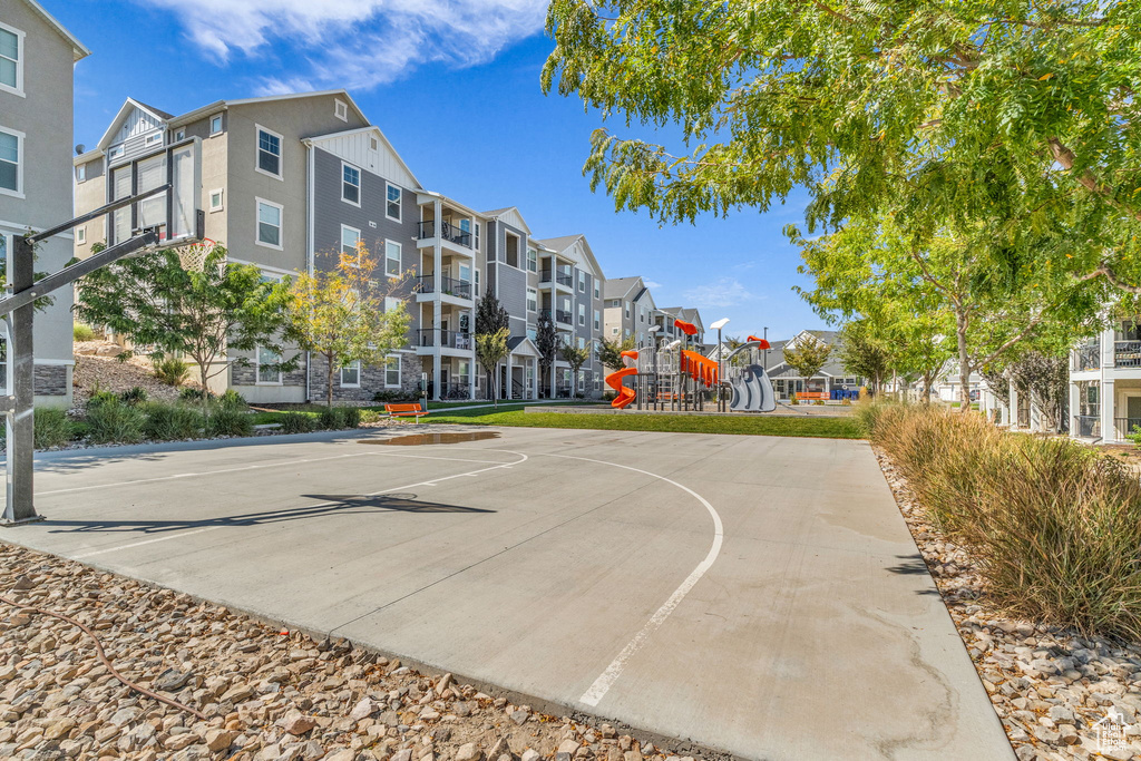 Photo 33 for MLS #2112570 at 14643 S Mckellen Dr #D303
