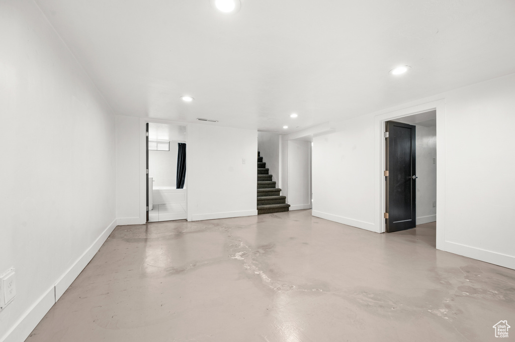 Photo 14 for MLS #2112596 at 873 N American Beauty Dr
