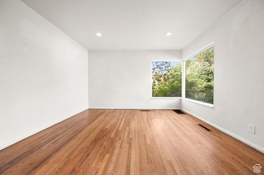 Photo 2 for MLS #2112596 at 873 N American Beauty Dr