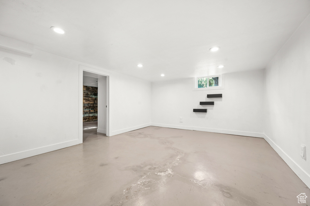 Photo 13 for MLS #2112596 at 873 N American Beauty Dr