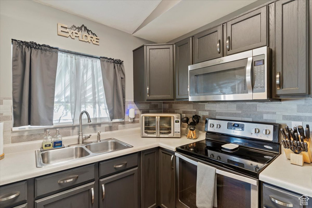 2558 N 2500 W Clinton, UT 84015