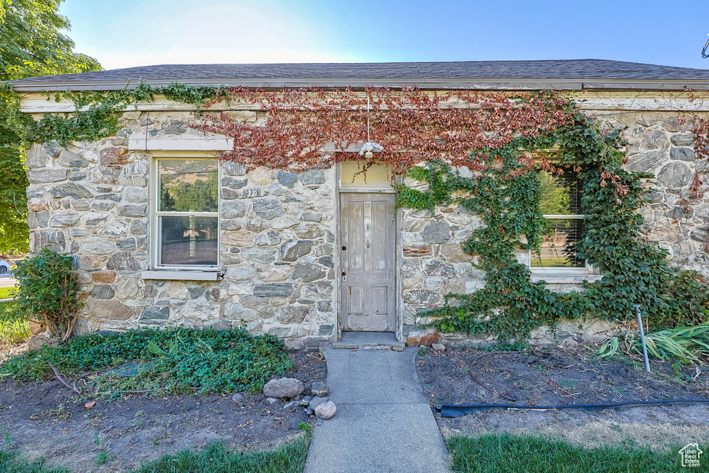93 E 300 N Farmington, UT 84025