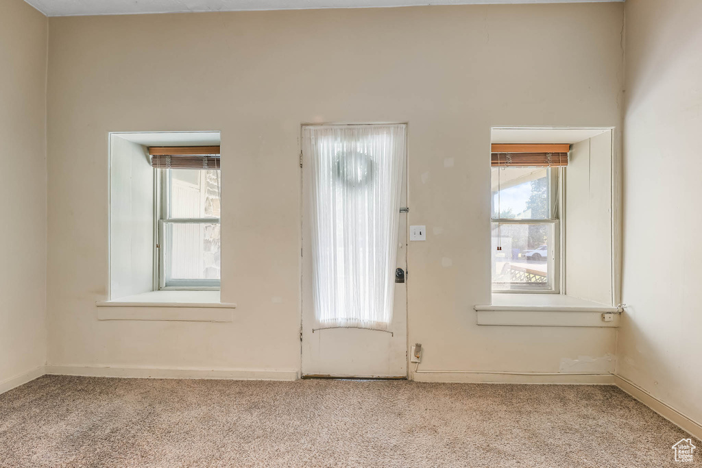 93 E 300 N Farmington, UT 84025