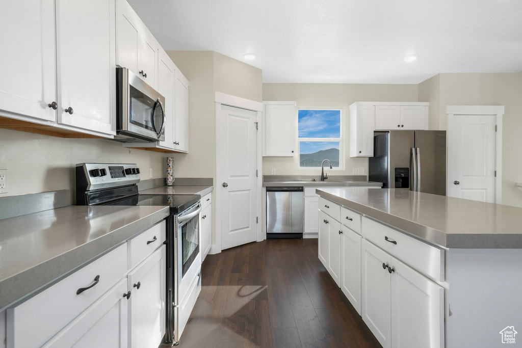 5214 N FOLKSTONE DR Eagle Mountain, UT 84005