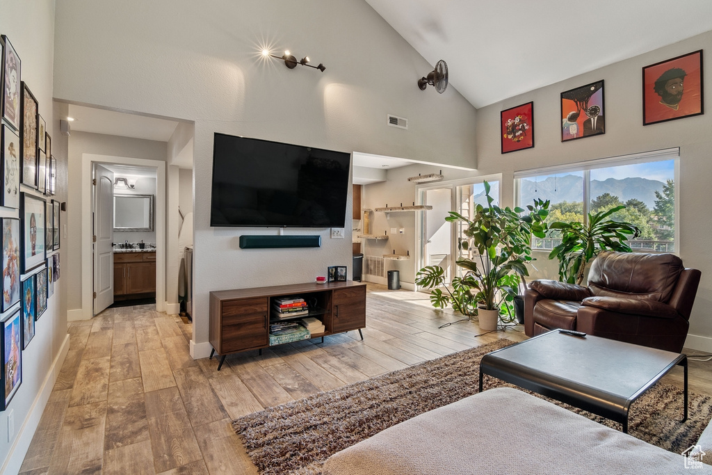 Photo 1 for MLS #2112630 at 7723 S Briarsprings Dr