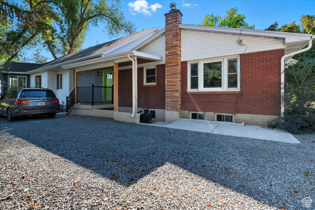 Photo 2 for MLS #2112634 at 164 E 200 South
