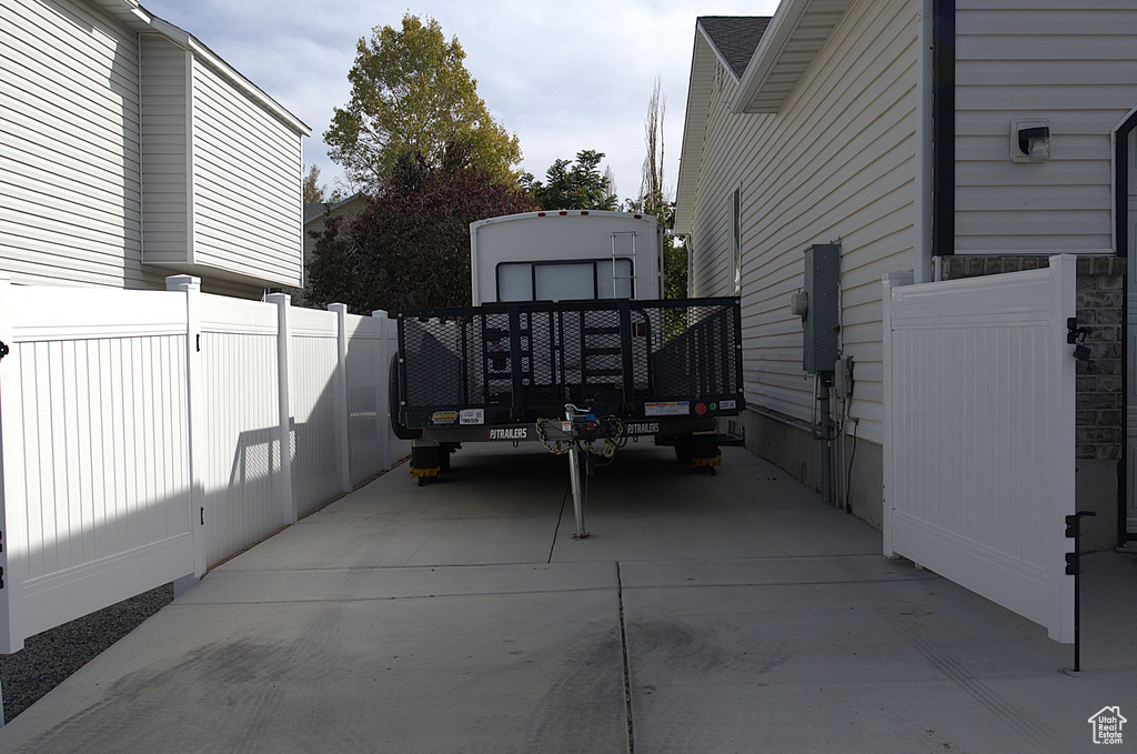 6223 W MILL VALLEY LN Salt Lake City, UT 84118