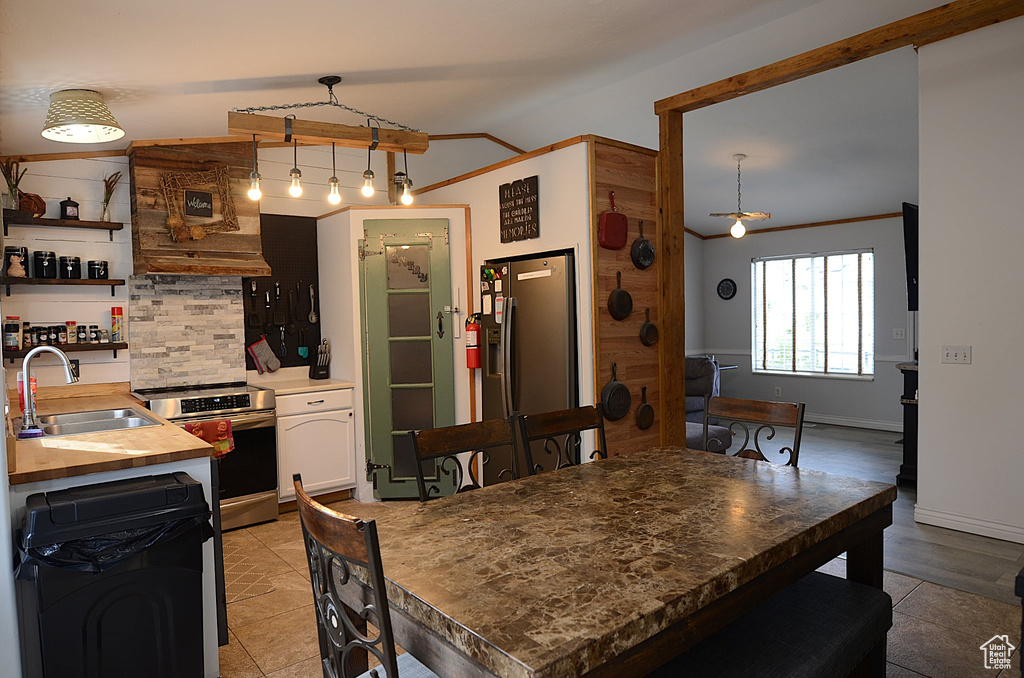 6223 W MILL VALLEY LN Salt Lake City, UT 84118