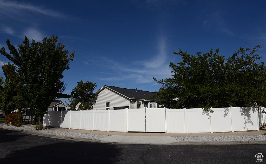 6223 W MILL VALLEY LN Salt Lake City, UT 84118