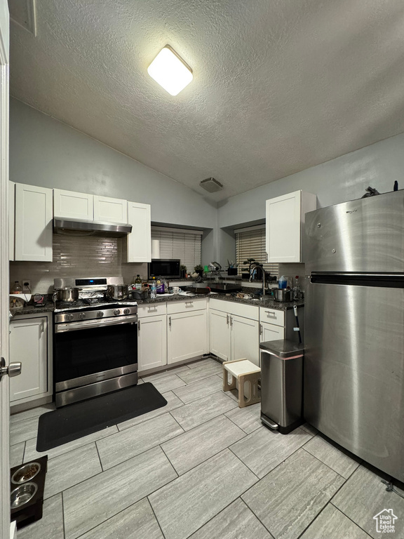 6853 S MULLIEN DR West Jordan, UT 84081