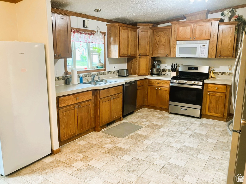 275 S MAPLE ST Wellington, UT 84542