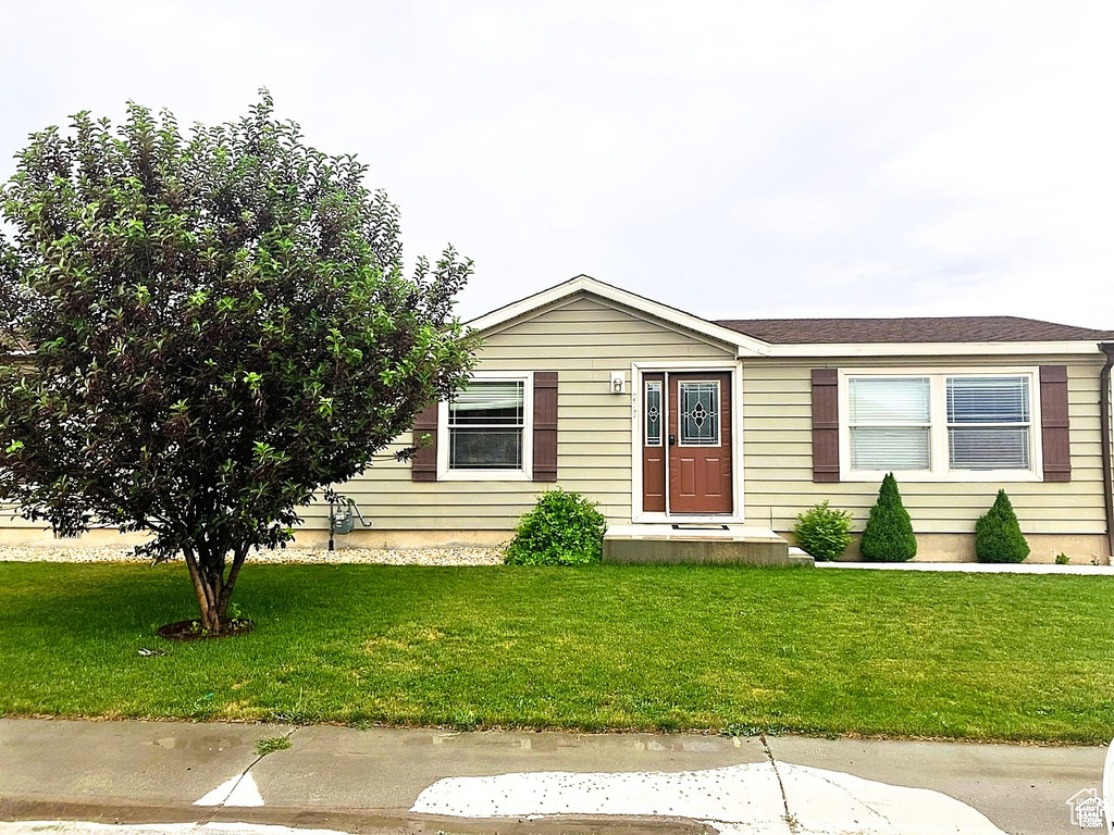 275 S MAPLE ST Wellington, UT 84542
