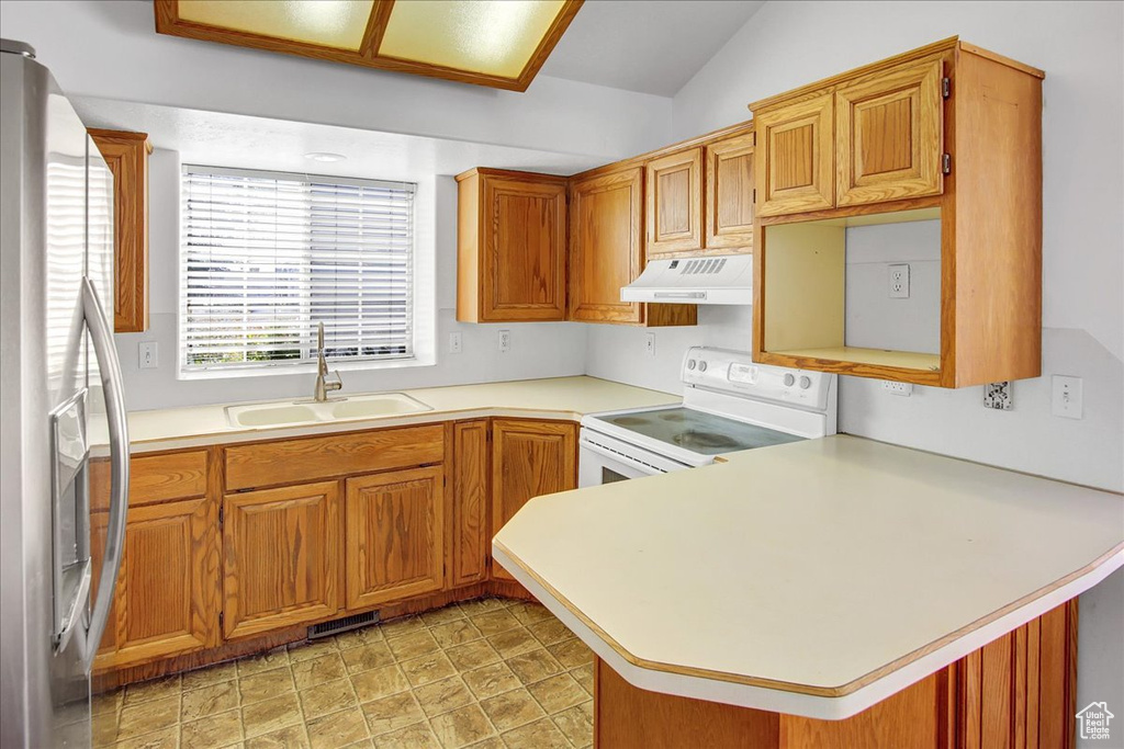Photo 7 for MLS #2112703 at 5041 Midland Dr