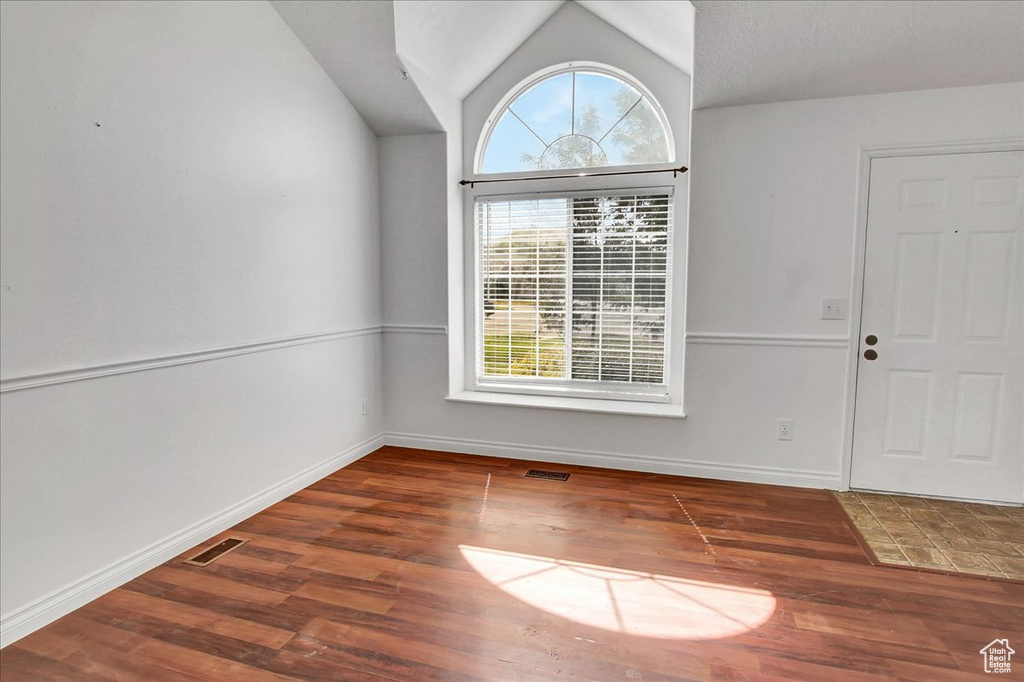 Photo 4 for MLS #2112703 at 5041 Midland Dr
