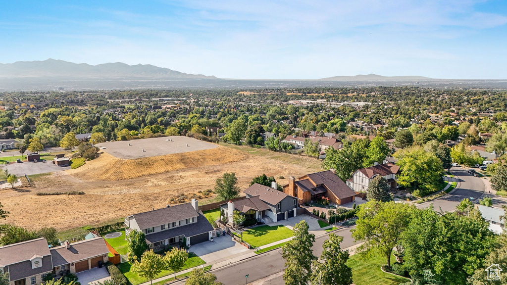 9752 S GRANITE HILL DR Sandy, UT 84092