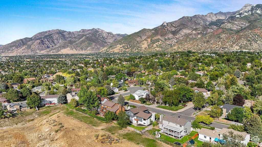 9752 S GRANITE HILL DR Sandy, UT 84092