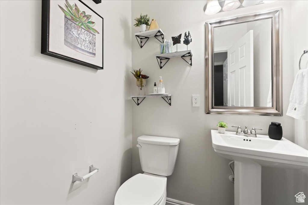 Photo 10 for MLS #2112721 at 11592 S Grandville Ave