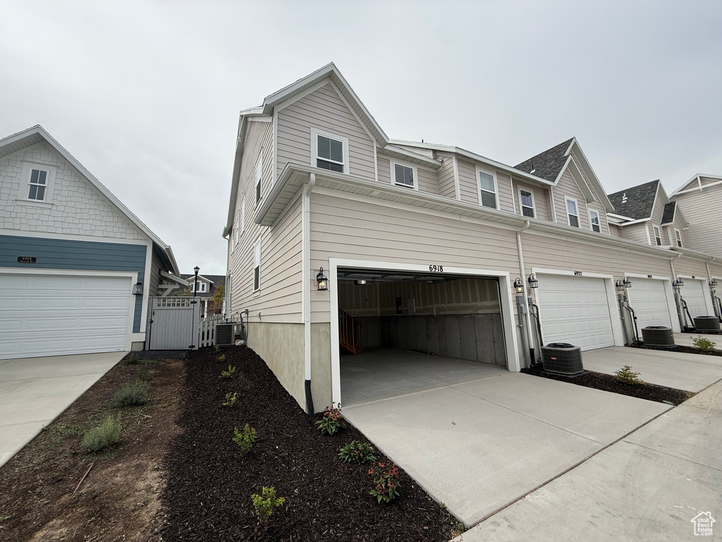 Photo 15 for MLS #2112730 at 6918 W Granbury Dr #359