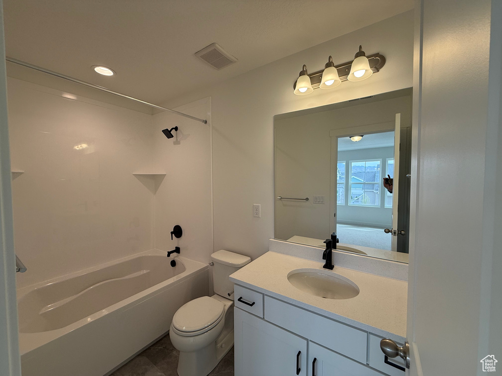 Photo 13 for MLS #2112730 at 6918 W Granbury Dr #359