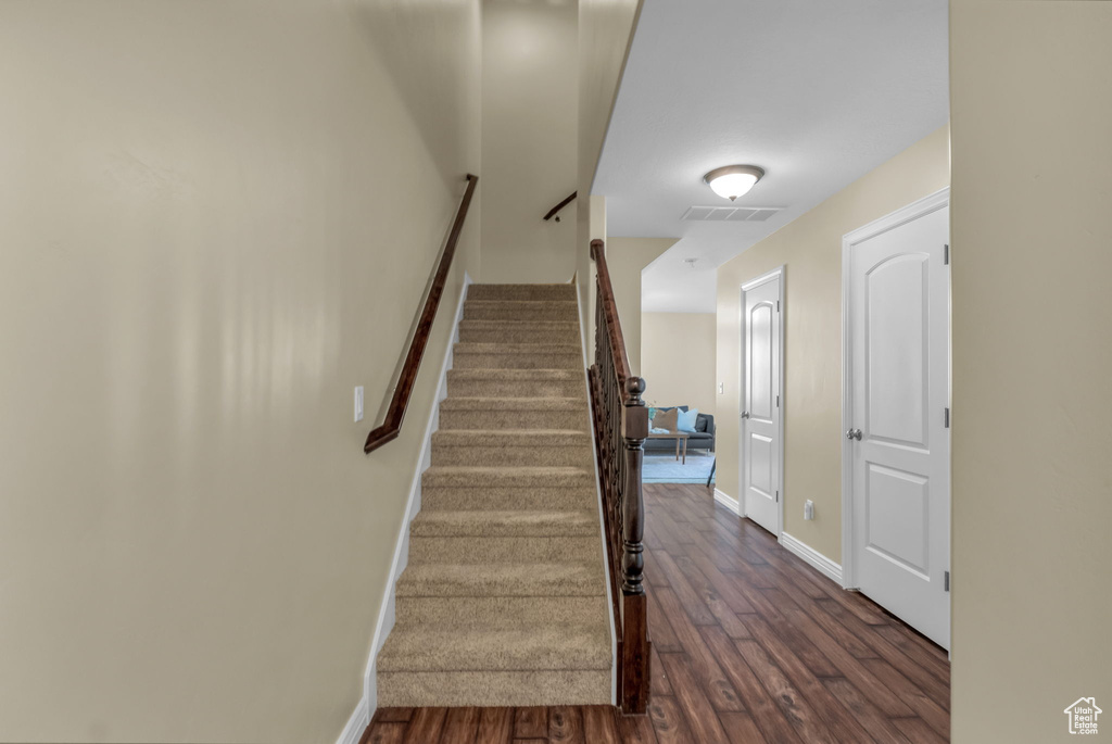 Photo 3 for MLS #2112732 at 1839 E Whitetail Dr