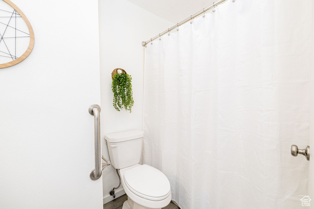 38 N WHITE BARN DR Pleasant View, UT 84414