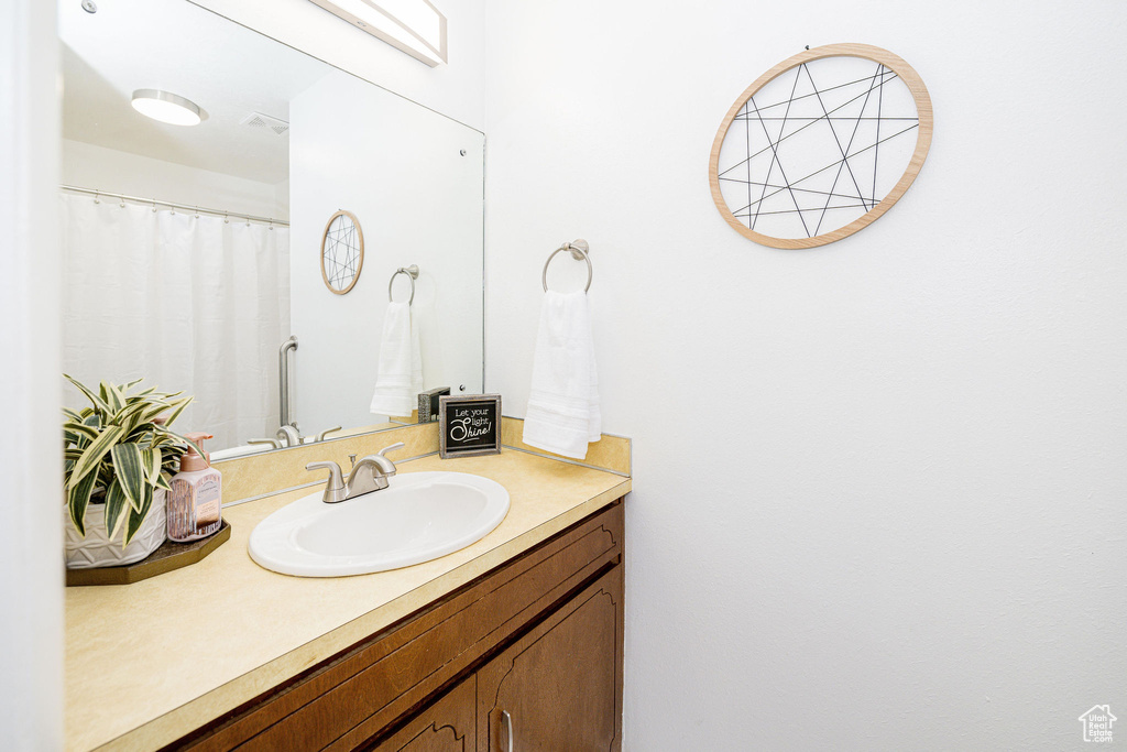 38 N WHITE BARN DR Pleasant View, UT 84414