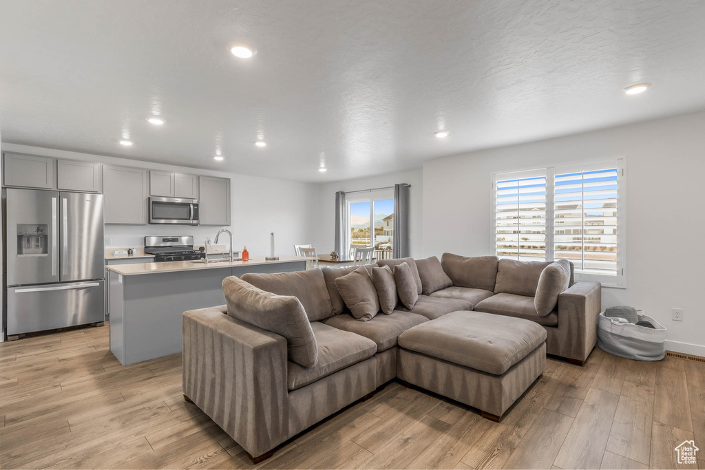 878 E LUBBER LN Saratoga Springs, UT 84045