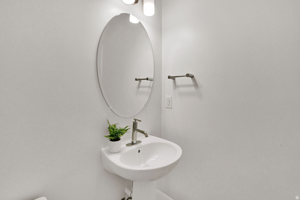 3006 S 2725 W Syracuse, UT 84075